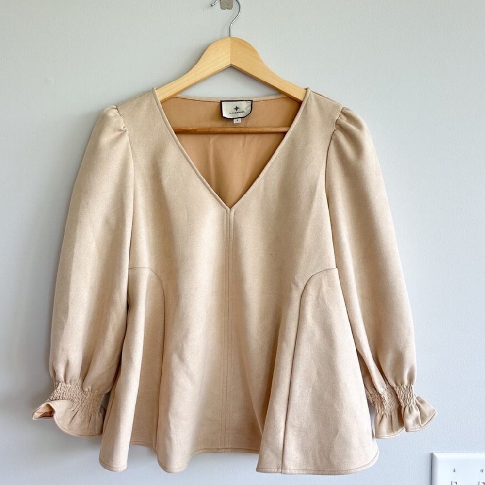 Tuckernuck Easton V-Neck Ruffles 3/4 Sleeve Top Shirt Suede Top Shirt Blouse M - Picture 12 of 15